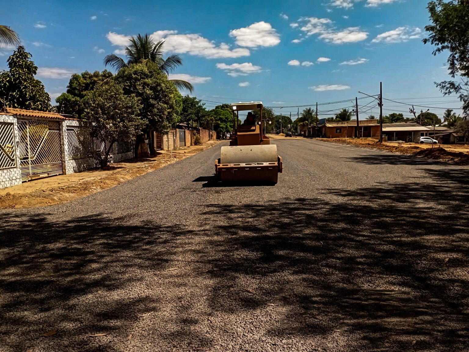 parque-da-mata-compactacao-do-asfalto-no-bairro