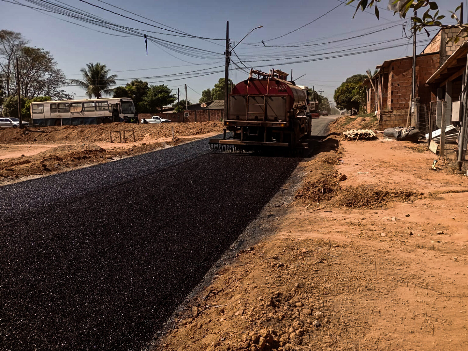 parque-da-mata-imprimacao-asfaltica-na-rua